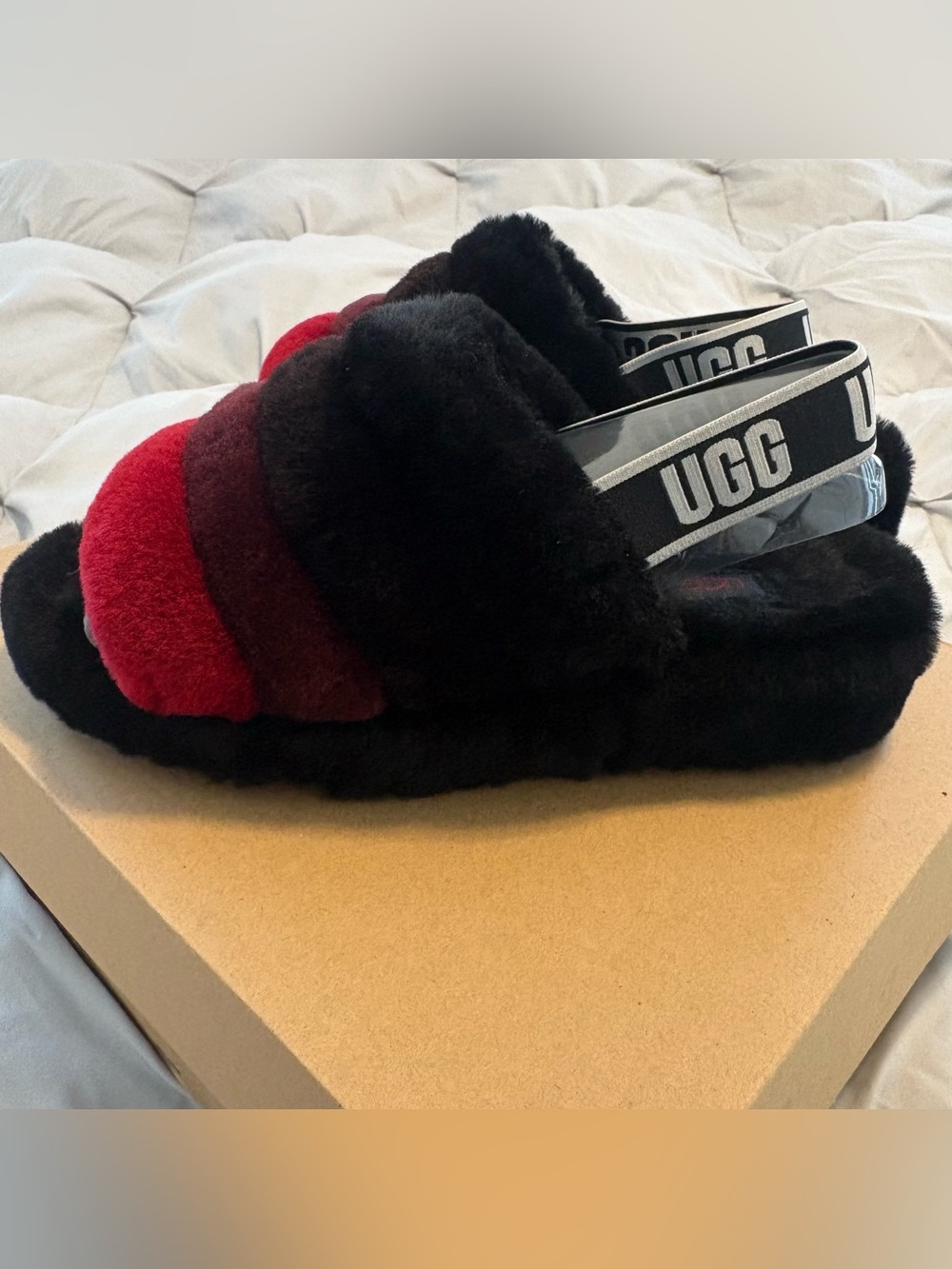 UGG Fluff Yeah Slide Women’s Size 9 Black Multi Red Burgundy Sheepskin Platform